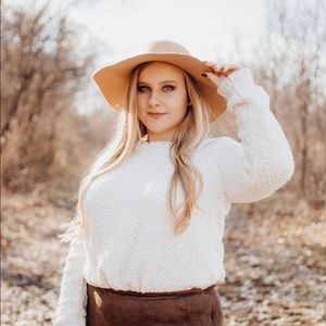 Meet your Posher, Sierra